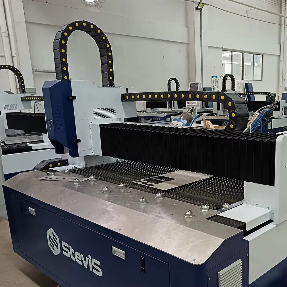 Economic 6kw CNC 1530 Fiber La - đánh giá và giá Industrial Fiber Laser Cutting Machine