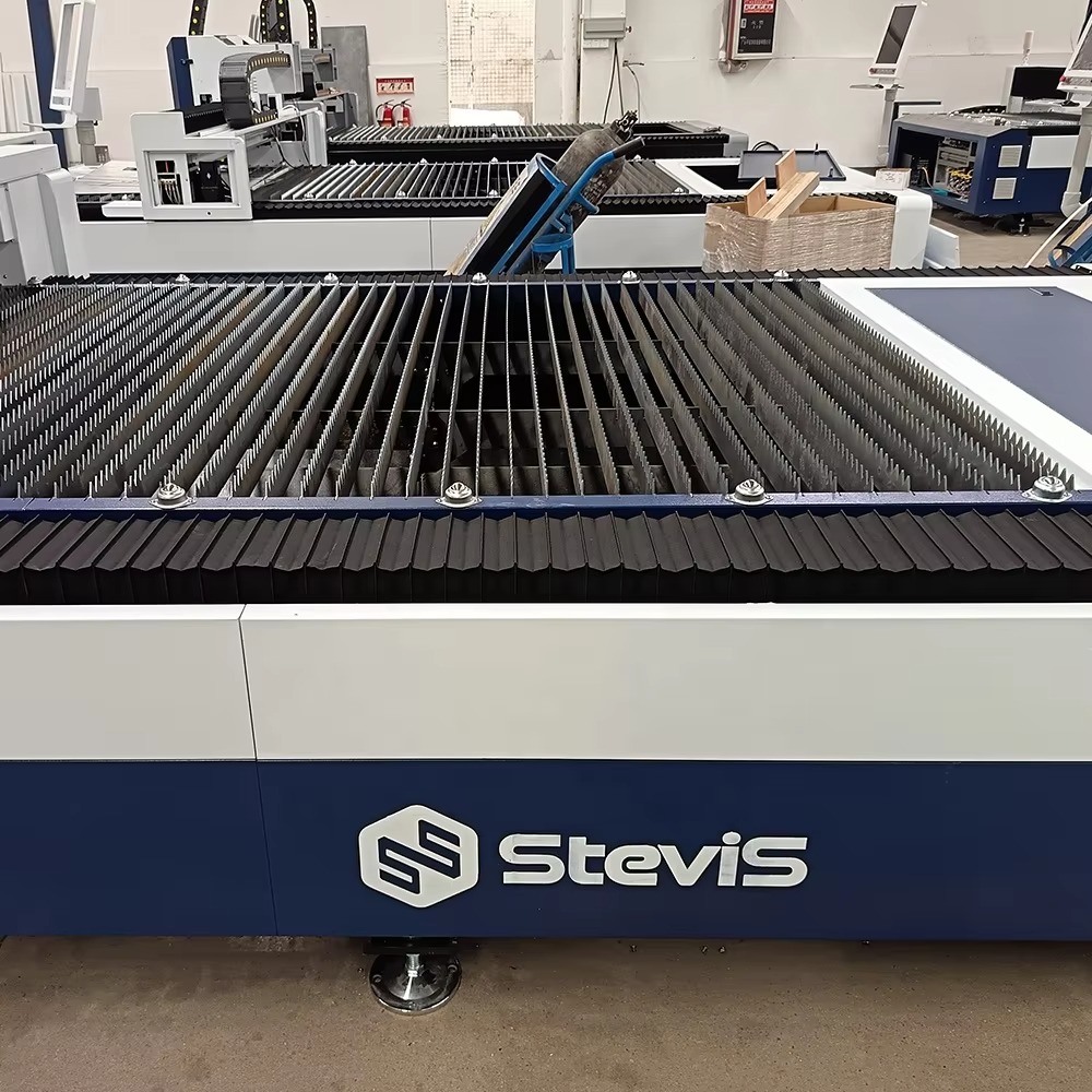 Economic 6kw CNC 1530 Fiber La - đánh giá và giá Industrial Fiber Laser Cutting Machine